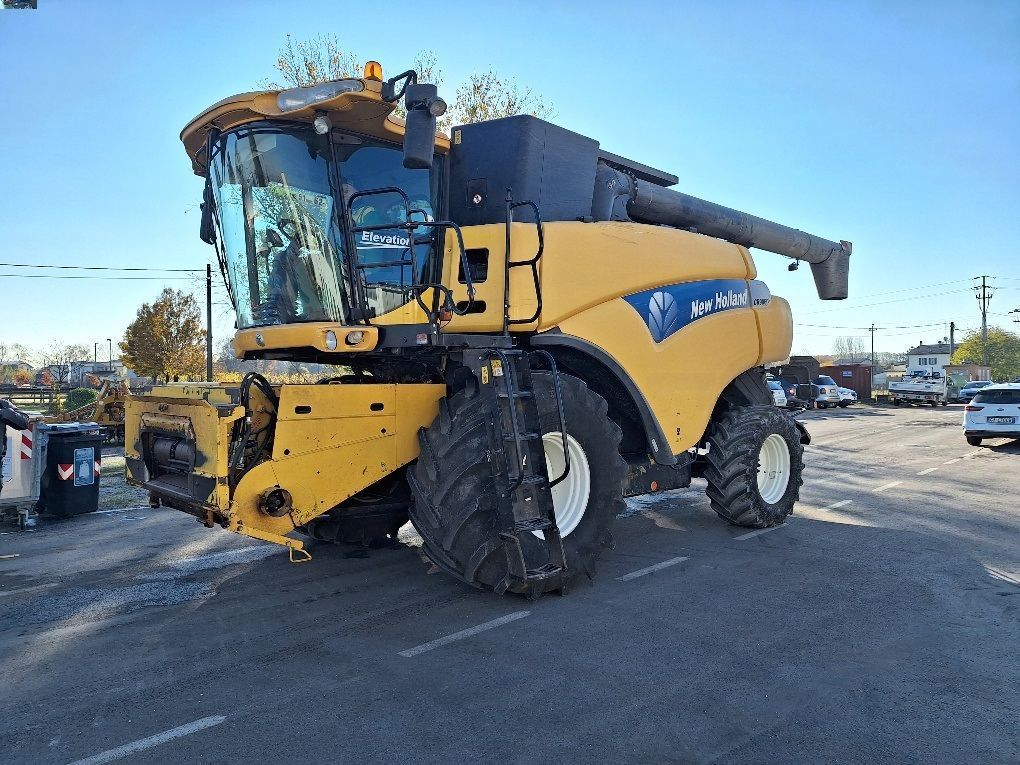New Holland CR 9060 Elevation Combine harvester €105,000