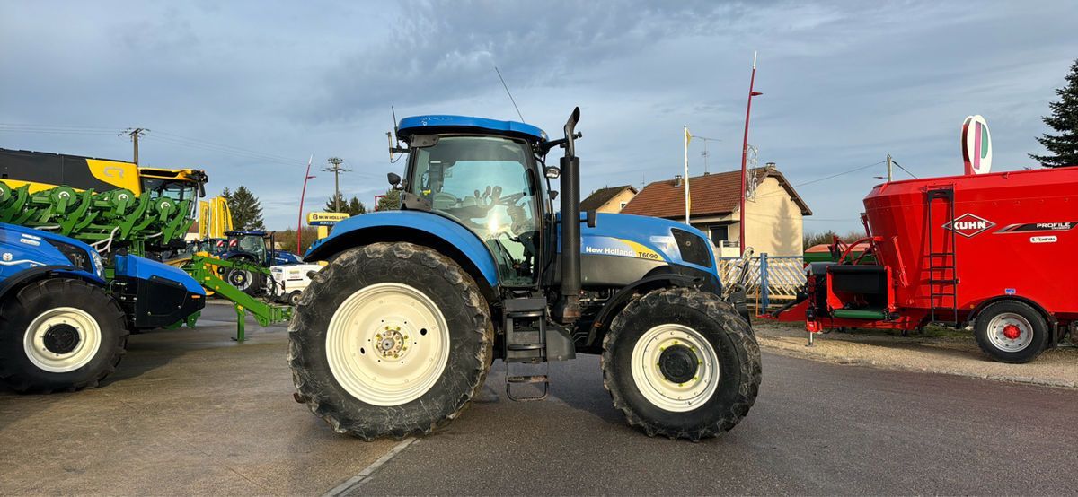 E-FARM: New Holland T6090 - Traktor - id GDUGDGH - 58.000 € - Produktionsår: 2010 - Motortimer: 6.757,Motoreffekt (HP): 165,Frankrig