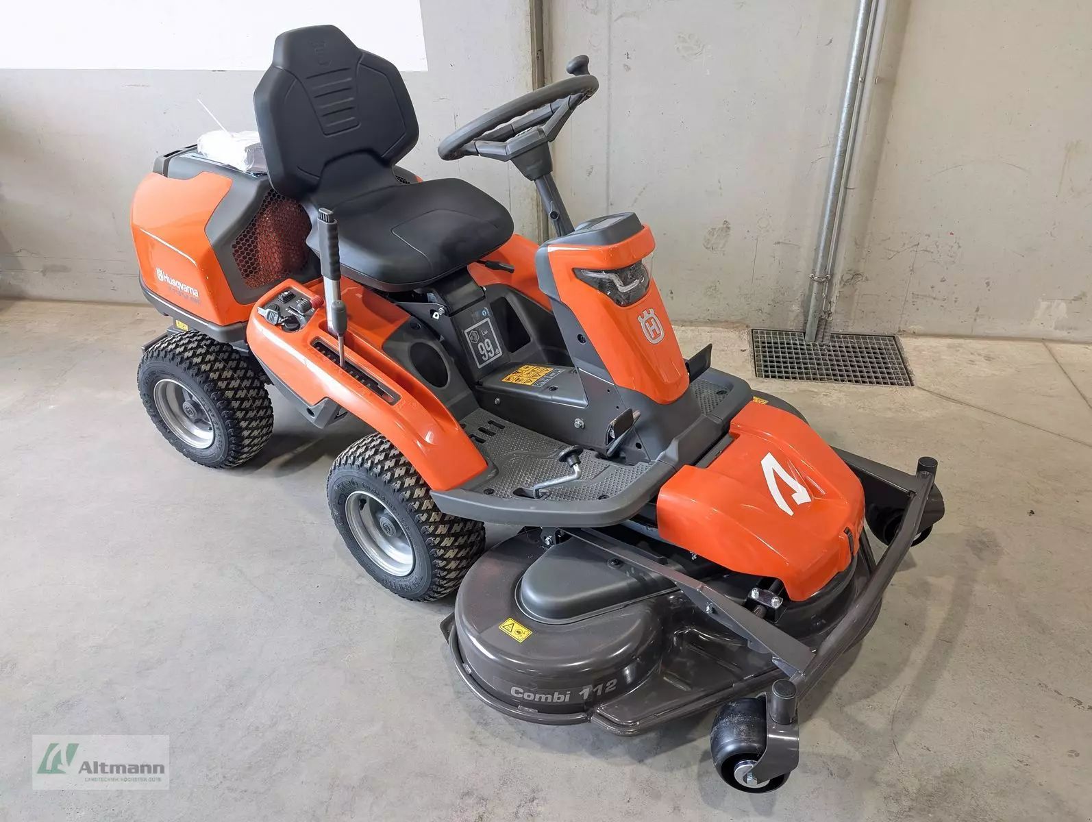 Husqvarna rider 316tsx awd Fűnyíró 7850 EUR