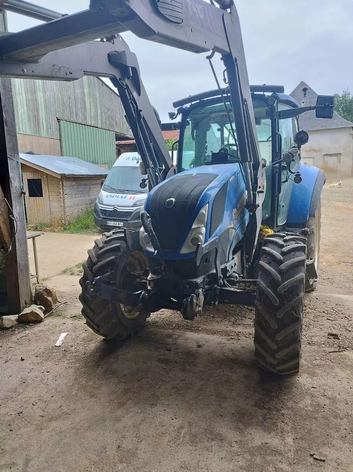 E-FARM: New Holland T5.120 EC - Traktor - id Z3XBKCS - 59.000 € - Baujahr: 2022 - Abgelesene Motorstunden: 2.660,Motorleistung (PS): 117,Frankreich