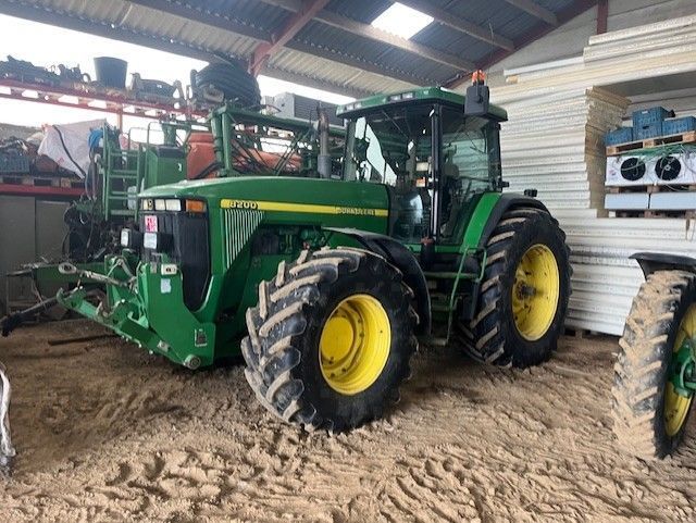 John Deere 8200 Traktor 48 500 €