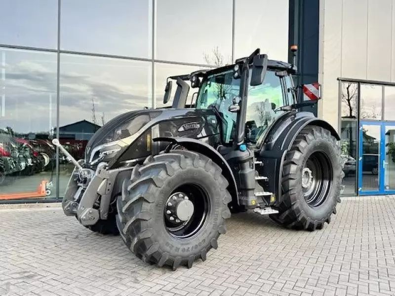 Valtra Q 225 Traktor 191 000 €