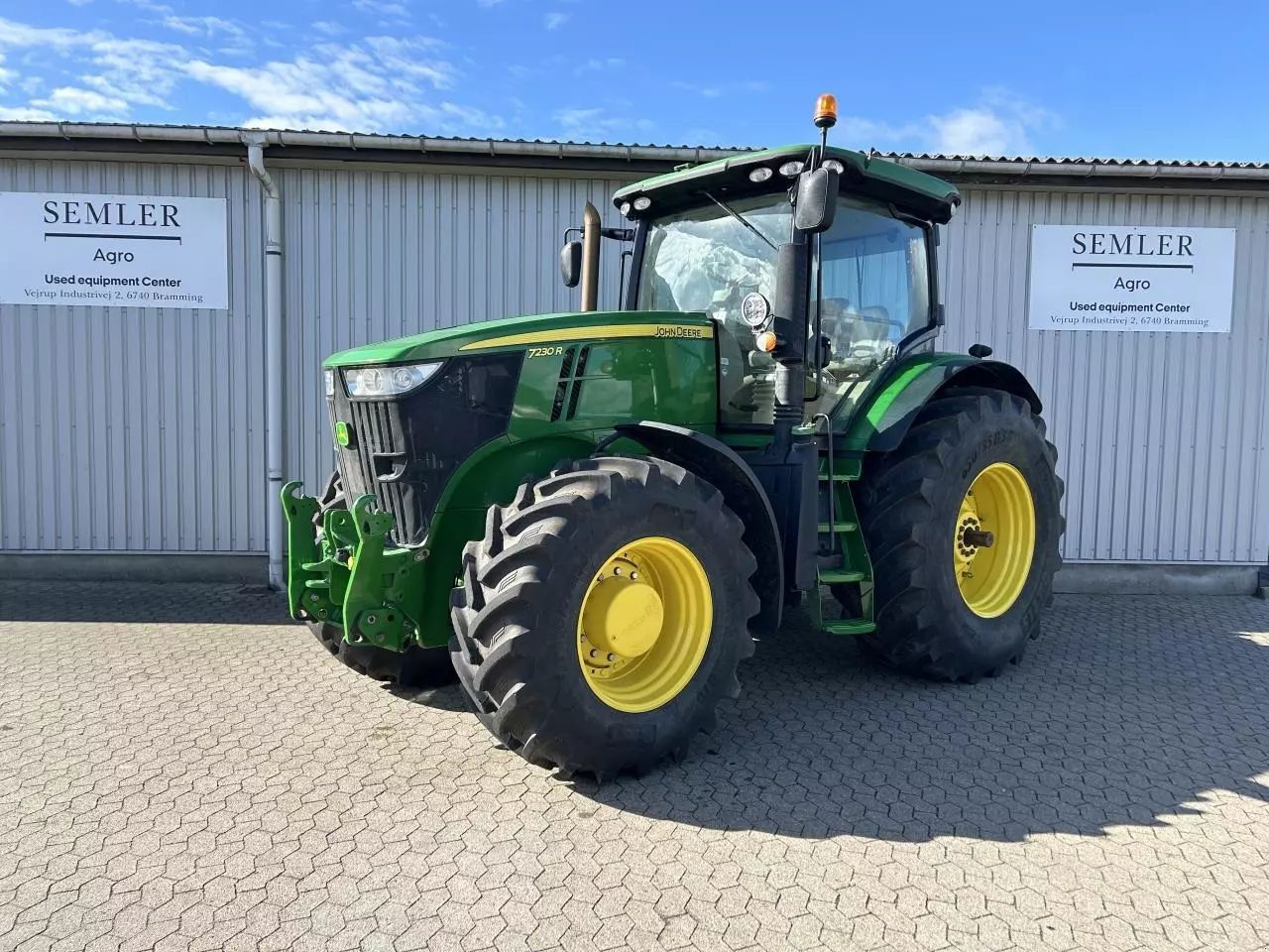 E-FARM: John Deere 7230 R - Tractor - id V974HPS - 60.175 € - Año: 2012 - Horas: 6459,Potencia del motor: 221,Dinamarca