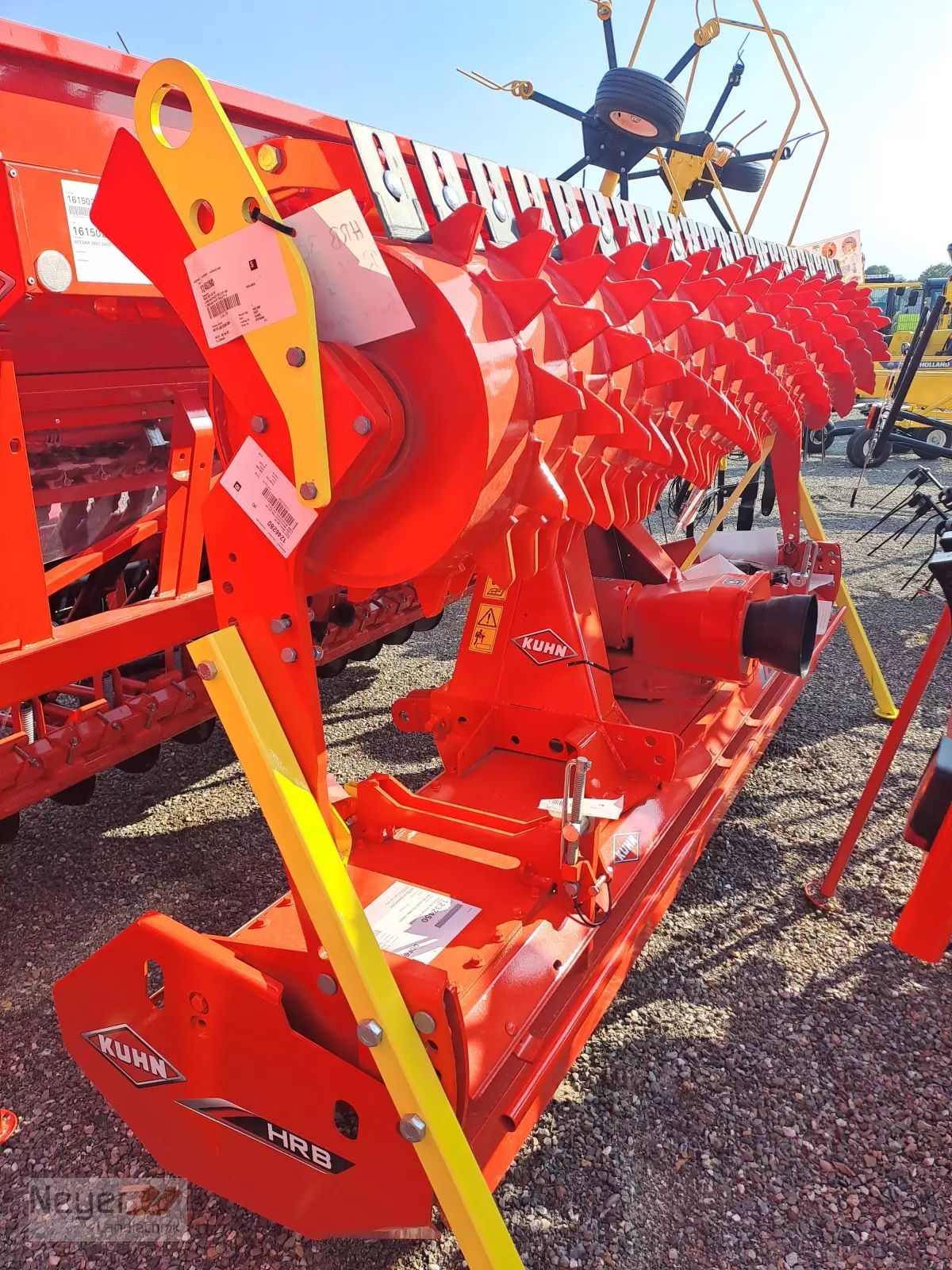 E-FARM: Kuhn hrb 303 - Rastra eléctrica - id TIBWIEE - 15.900 € - Año: 2023 - Alemania