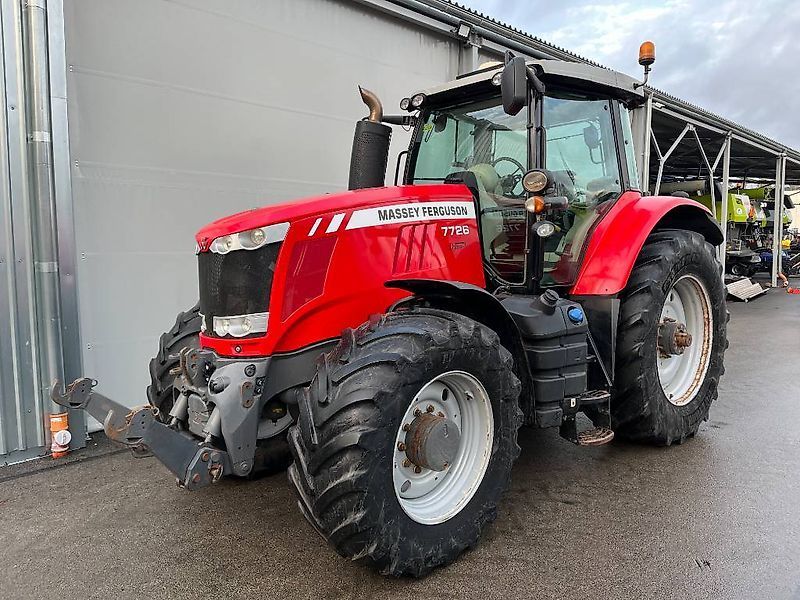 E-FARM: Massey Ferguson 7726 - Tracteur - id V5RARDG - 55 500 € - Année: 2017 - Lecture du nombre d'heure: 7 935,Puissance du moteur (chevaux): 256,Lettonie