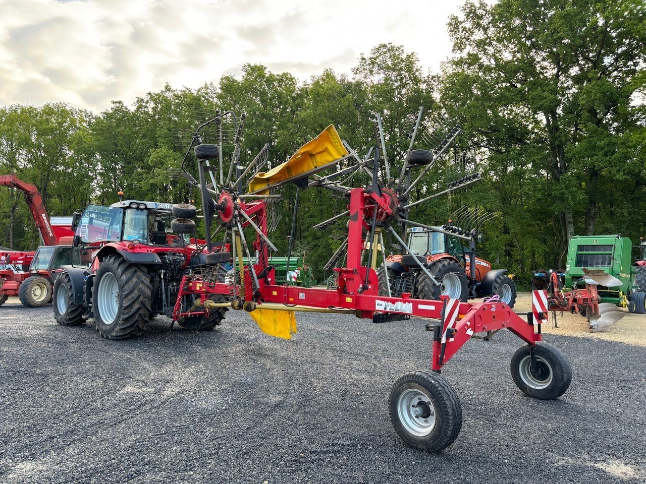 E-FARM: FELLA TS 1603 - Tedder - id IT46HN7 - €8,500 - Year of construction: 2010 - France