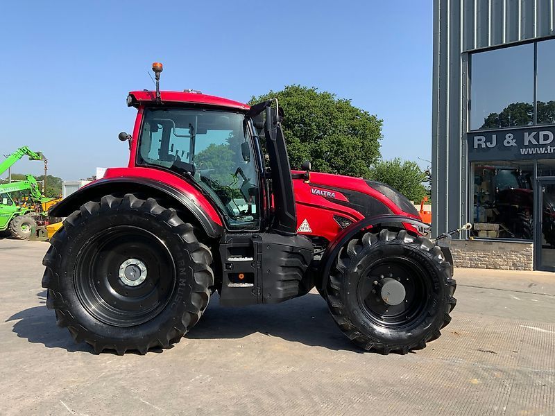 Valtra T 235 Tractor €84,056