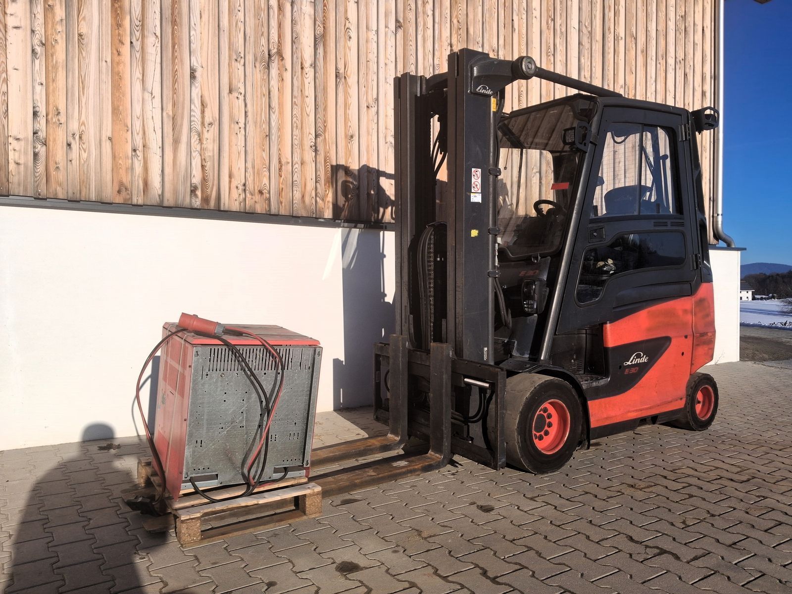 Linde E30 triplex Вилочный погрузчик 16 900 €