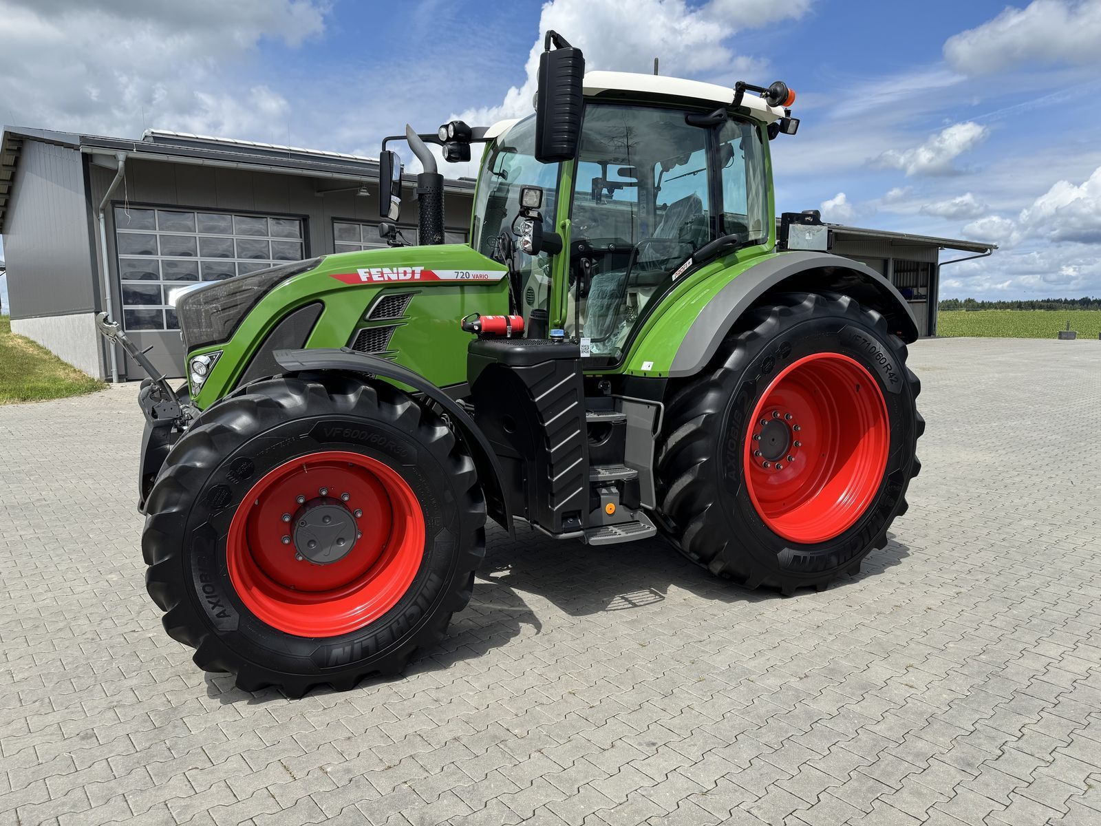 Fendt 720 Vario Profi Plus Traktorius 154 500 €