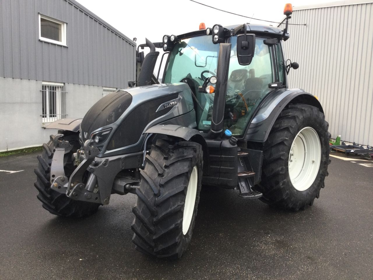 Valtra N154 tractor €85,000