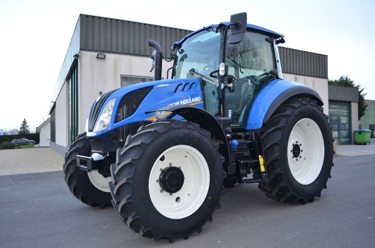 E-FARM: New Holland T5.120 - Tractor - id DIQPVSK - €59,000 - Year of construction: 2020 - Engine hours: 1,683,Engine power (HP): 120,Belgium