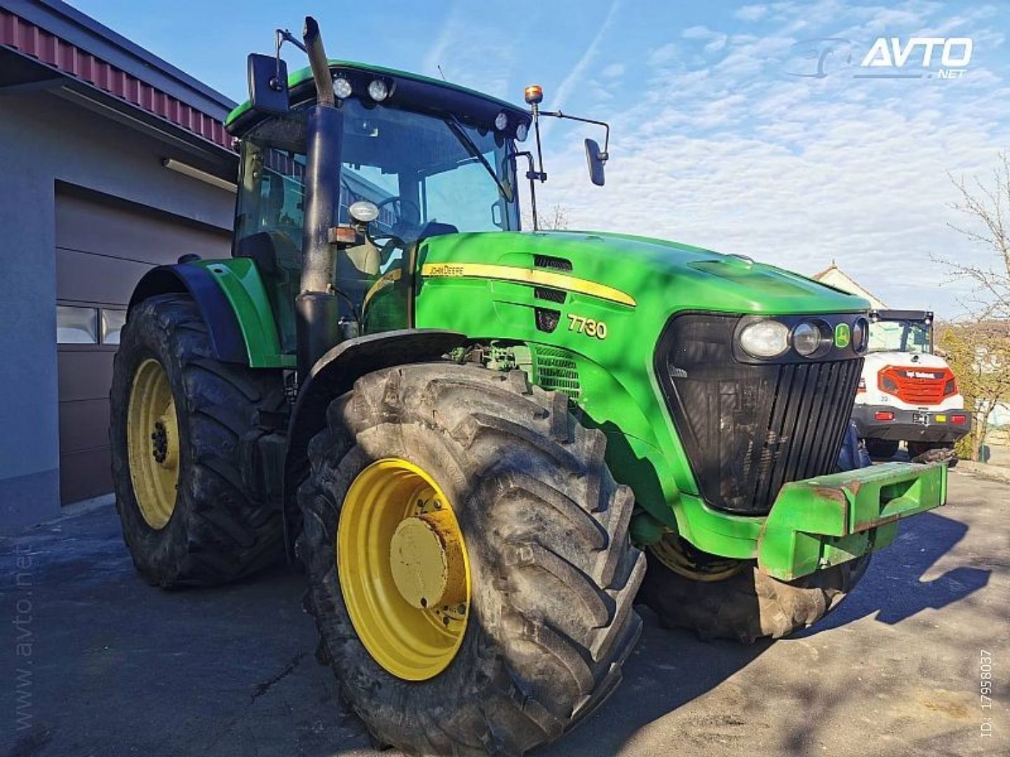 E-FARM: John Deere 7730 - Trattore - id HYUIRAE - 46.500 € - Anno di costruzione: 2007 - Ore: 11.300,Potenza del motore: 190,Slovenia