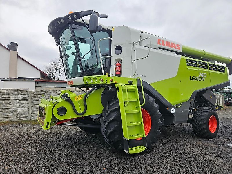 Claas Lexion 740 Kombajn zbożowy 180 780 €