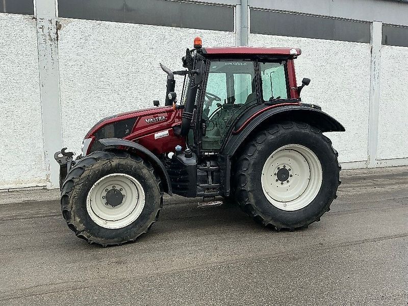 Valtra N 123 Tractor €59,292