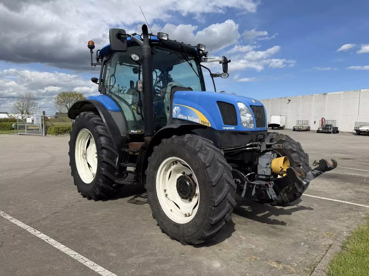 New Holland T 6010 Plus Traktor 30 628 €
