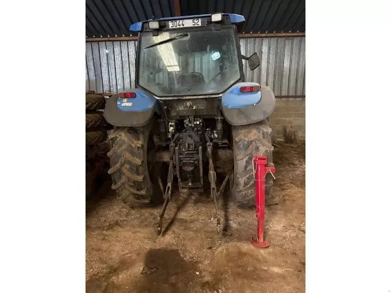 E-FARM: New Holland TM115 - Tracteur - id HCBALJ8 - Année: 2001 - Lecture du nombre d'heure: 12 450,Puissance du moteur (chevaux): 115,France