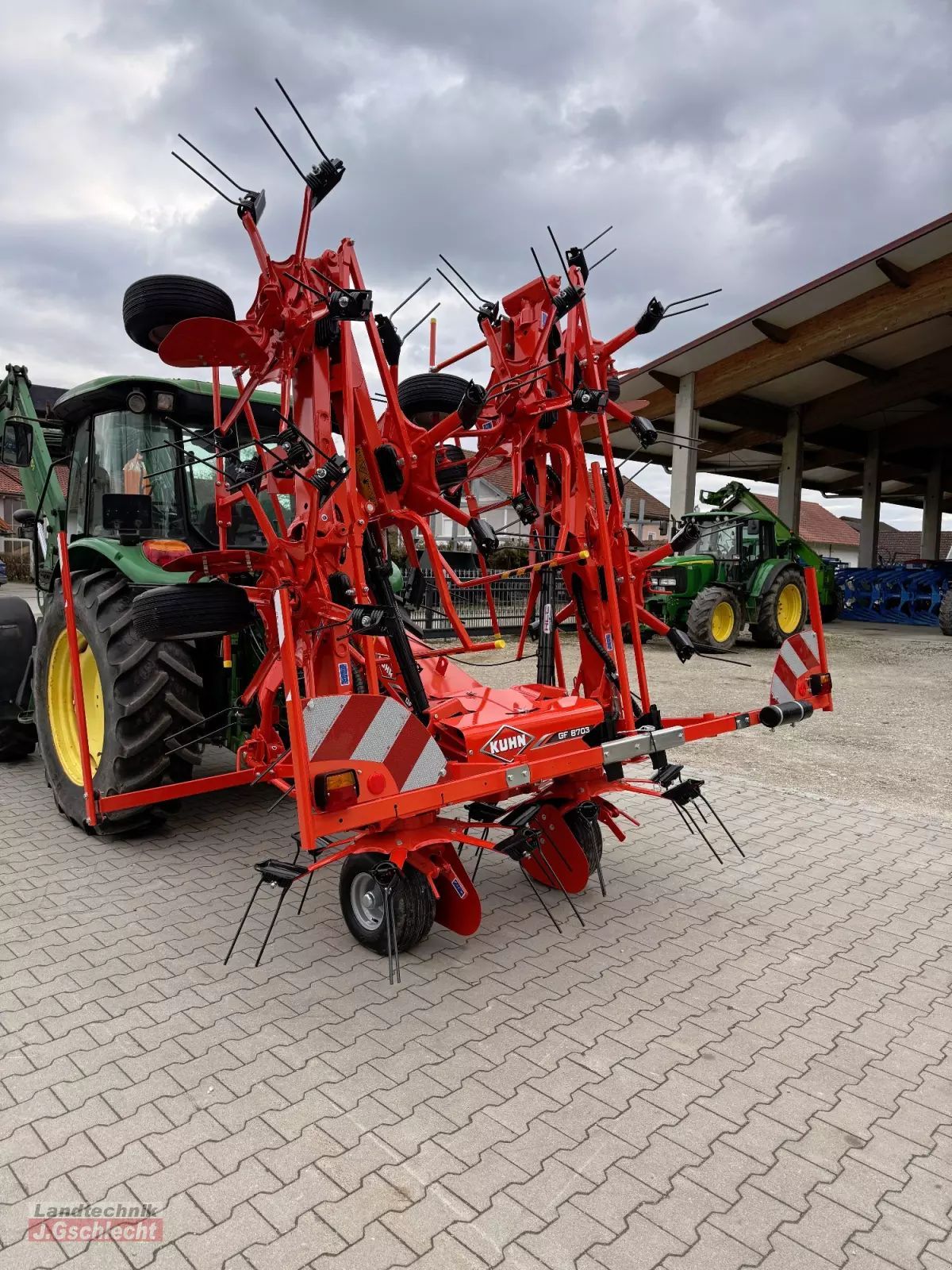 Kuhn GF 8703 Tedder €16,700