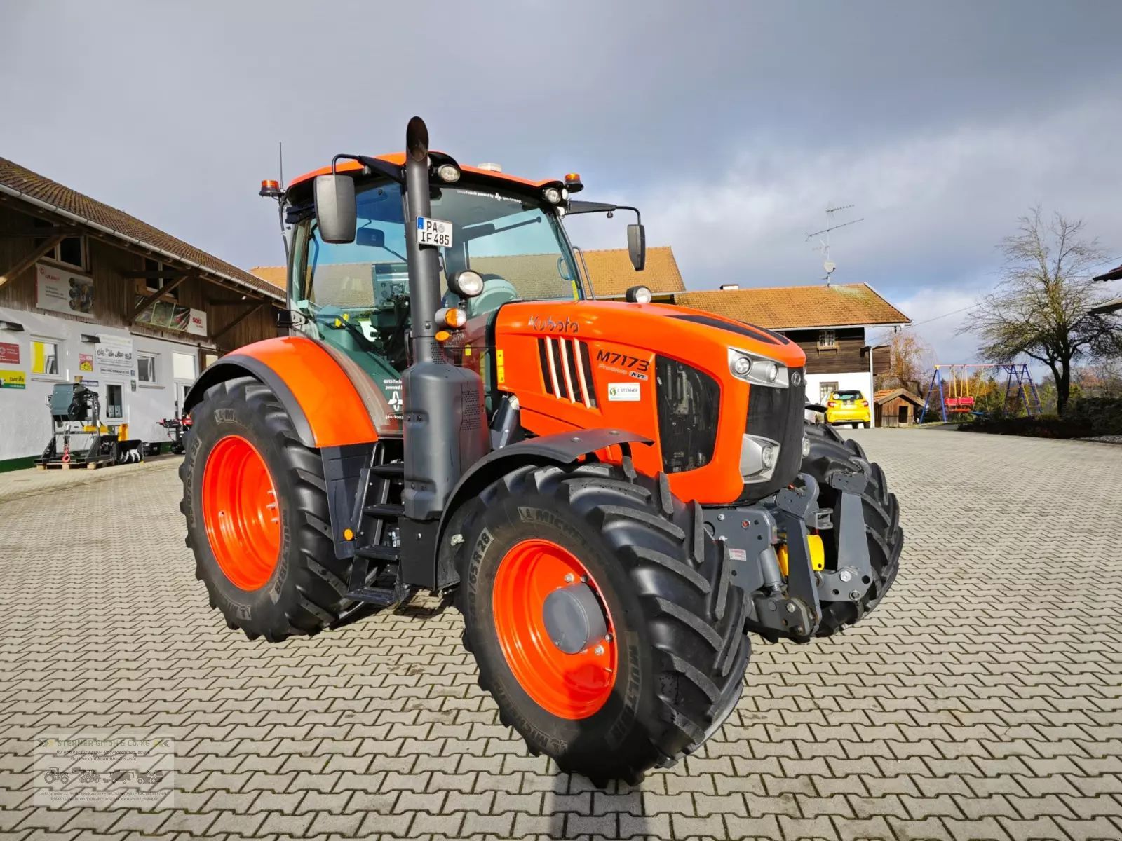 Kubota M7-173