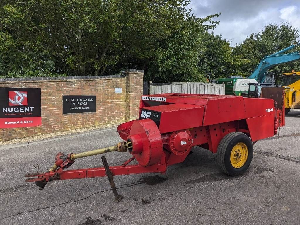 Massey Ferguson 124 Empacadora 4450 €
