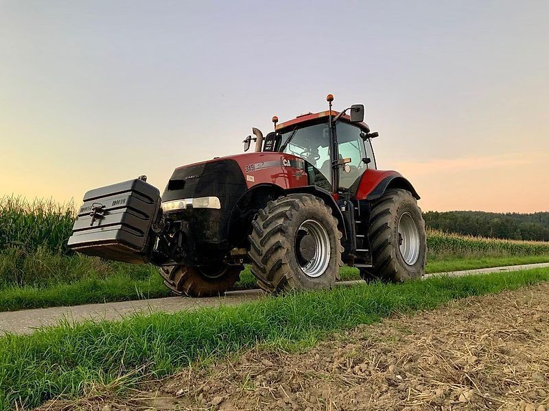 Case IH Magnum 315 Tractor €67,143