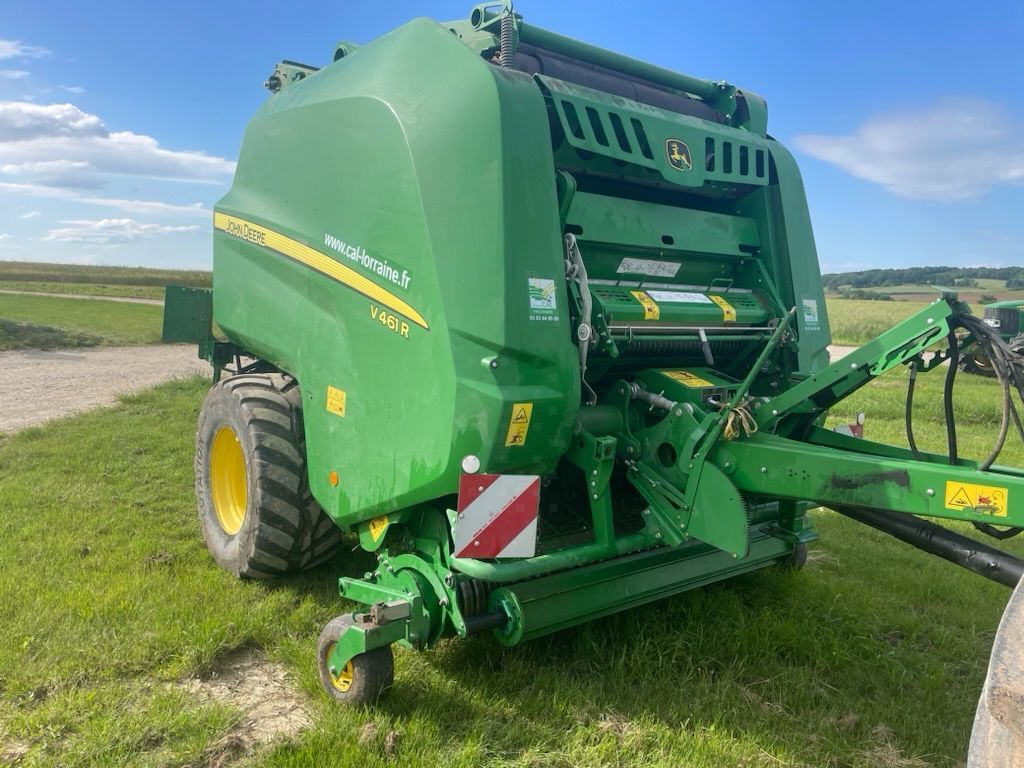 E-FARM: John Deere V461R - Presă de balotat - id 1RPHCA2 - 42.000 EUR - Anul: 2019 - Numărul total de baloți produși: 12.300,Franța