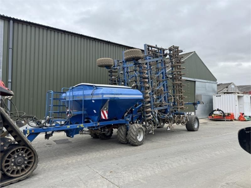 E-FARM: köckerling kockerling triathlon 10m trailed seed drill *video - Drillkombination - id NNDJTTI - 35.763 € - Baujahr: 2013 - Vereinigtes Königreich
