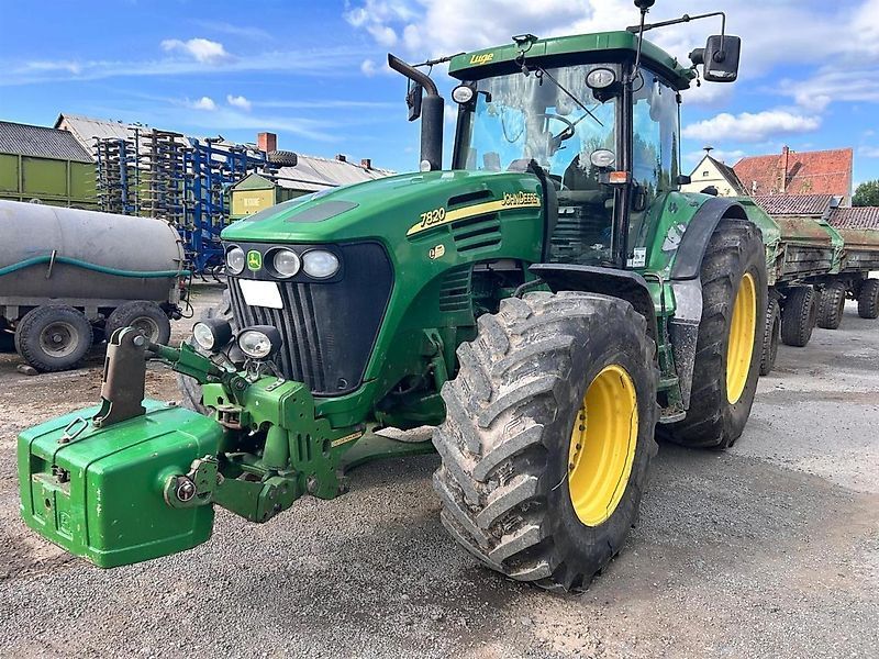 E-FARM: John Deere 7820 - Tracteur - id MQHDJEQ - 30 000 € - Année: 2005 - Lecture du nombre d'heure: 17 130,Puissance du moteur (chevaux): 185,Allemagne