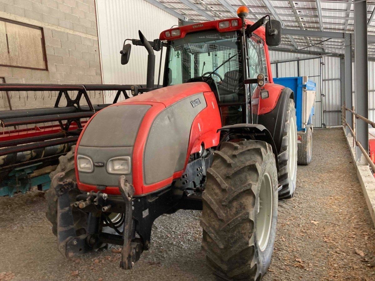 Valtra T 120 tractor €29,000