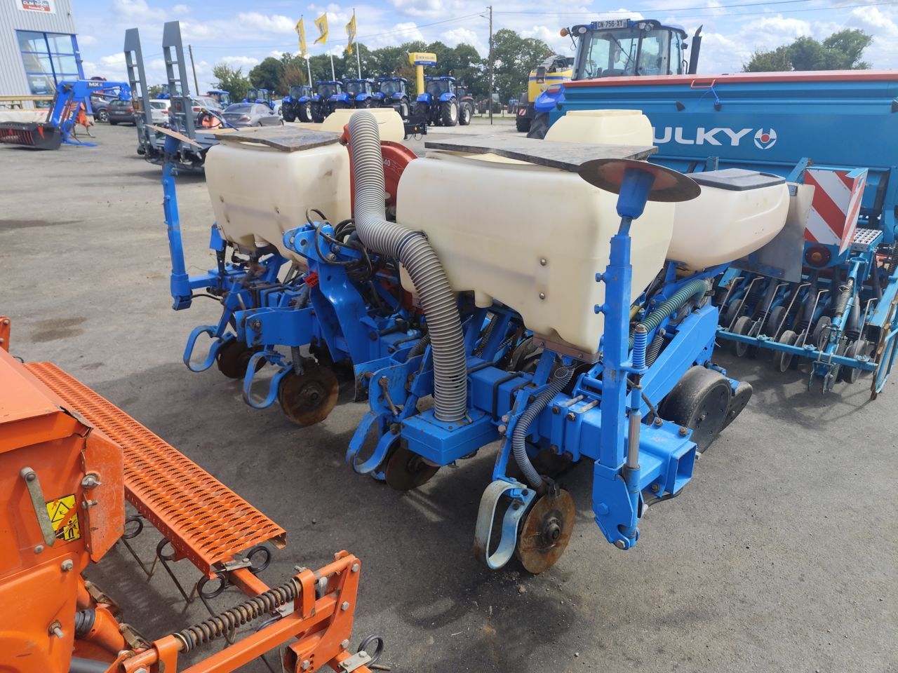 E-FARM: Monosem ng plus 4r - Maszyna do siewu punktowego - id UBQQ69R - 7500 € - Rok produkcji: 2008 - Francja