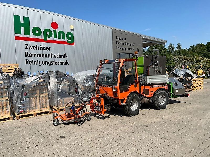 E-FARM: Holder 203 - Tractor - id 8RF6E56 - €29,900 - Year of construction: 2004 - Engine hours: 3,800,Engine power (HP): 58,Germany