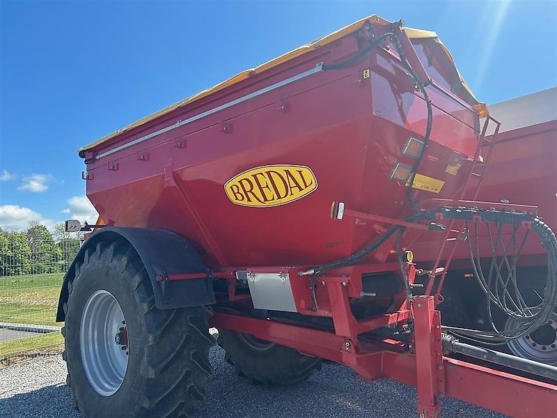 E-FARM: Bredal K 105 - Esparcidor de abono - id DSCQQ4U - 48.924 € - Año: 2016 - Dinamarca