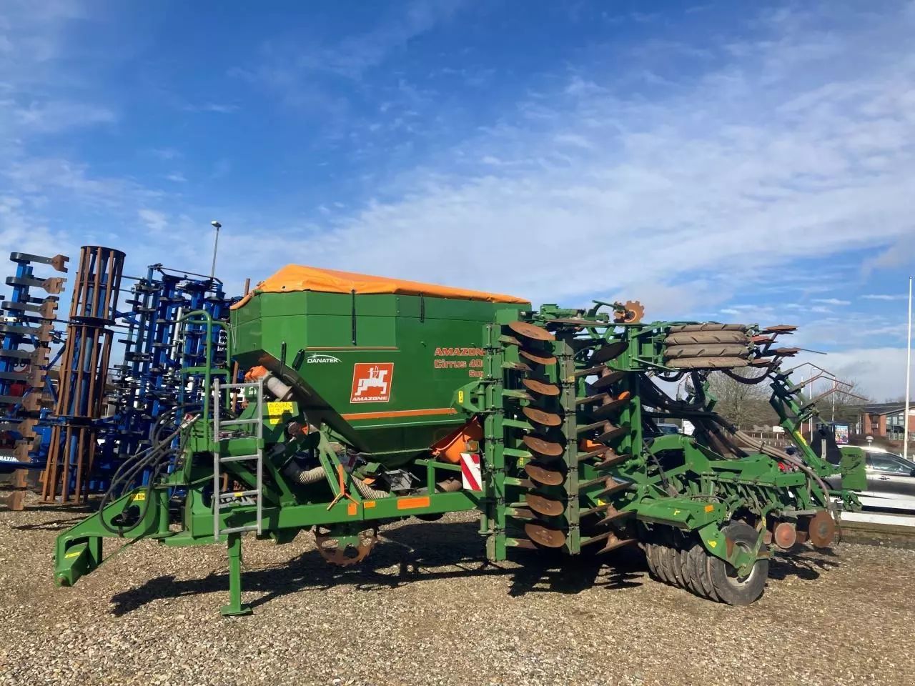 E-FARM: Amazone cirrus 4001 super - Drilling machine combination - id HRGTISH - €18,612 - Year of construction: 2010 - Denmark