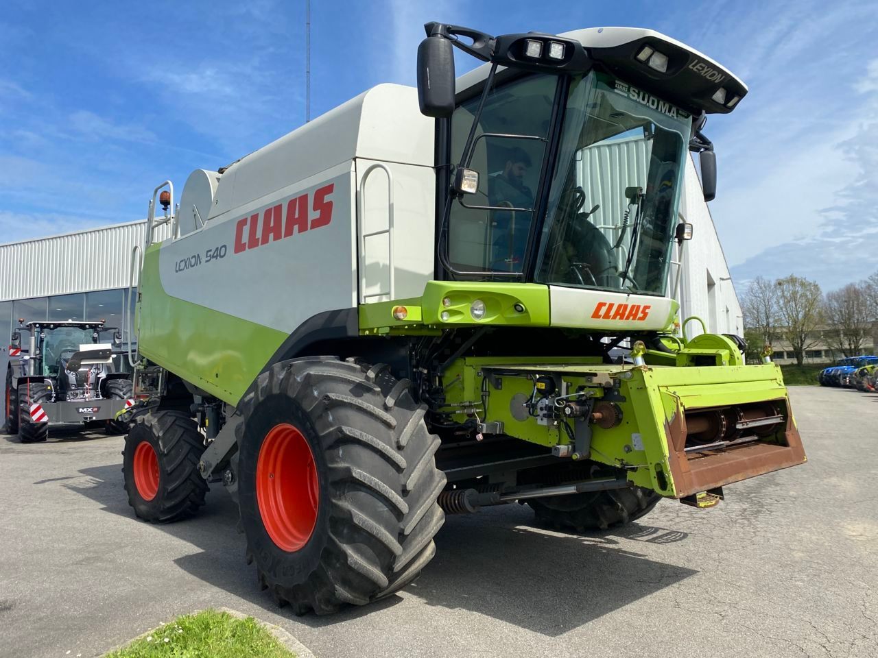 E-FARM: Claas Lexion 540 - Mähdrescher - id K123R8P - 75.000 € - Baujahr: 2004 - Abgelesene Motorstunden: 4.317,Motorleistung (PS): 285,52,Frankreich