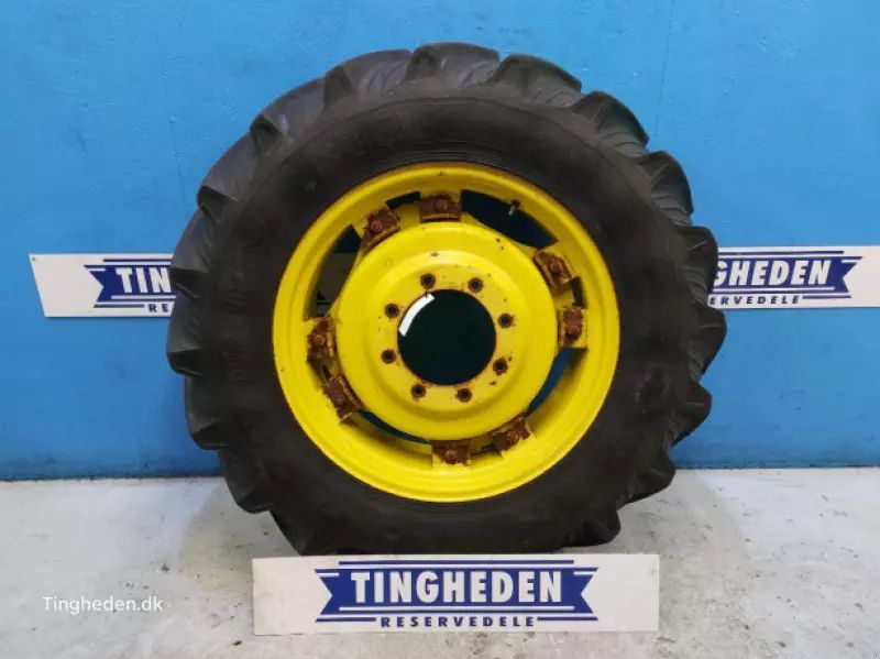 John Deere 28" 12.4-r28 Kolesa in gosenica