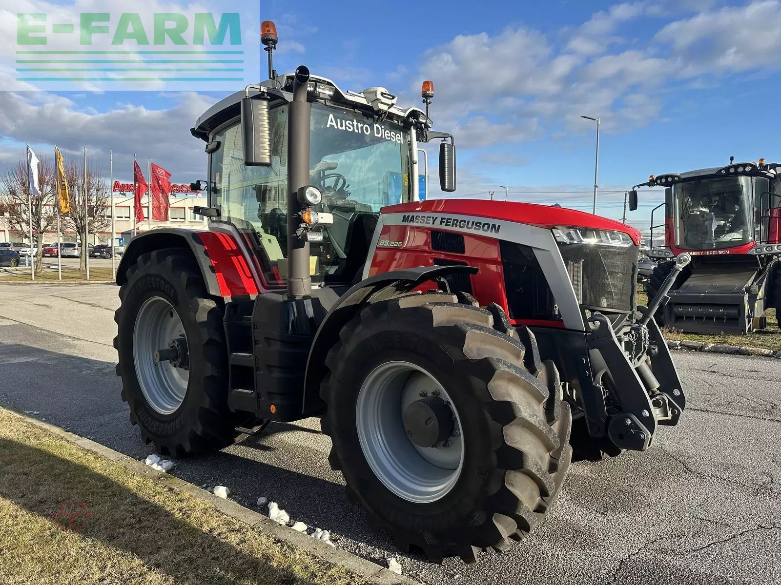 Massey Ferguson MF 8S.225 Traktor 174.000 €