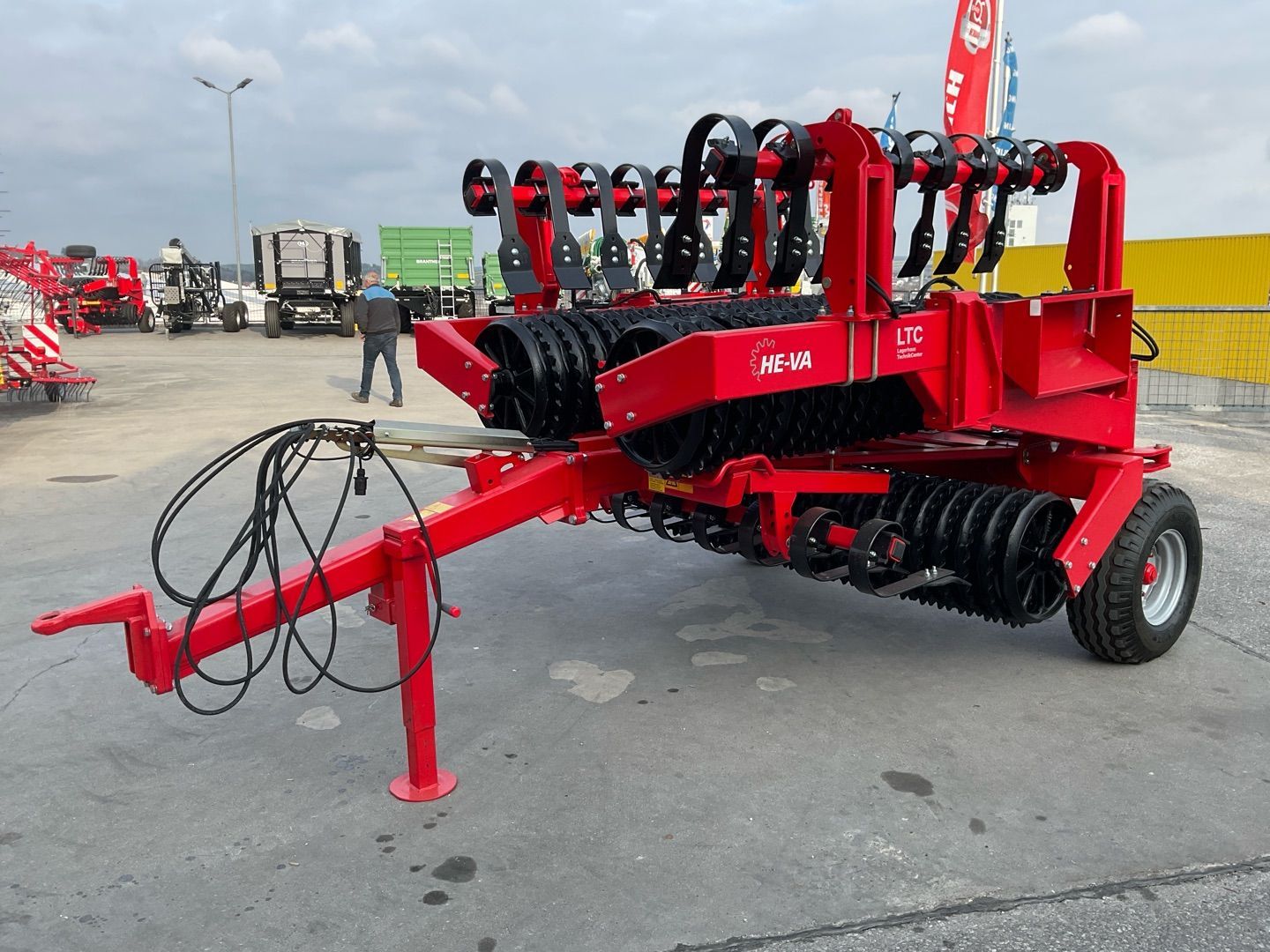 E-FARM: HE-VA Tip Roller 630 - Prasy i wały - id 7IKKK3J - 19 158 € - Rok produkcji: 2023 - Austria