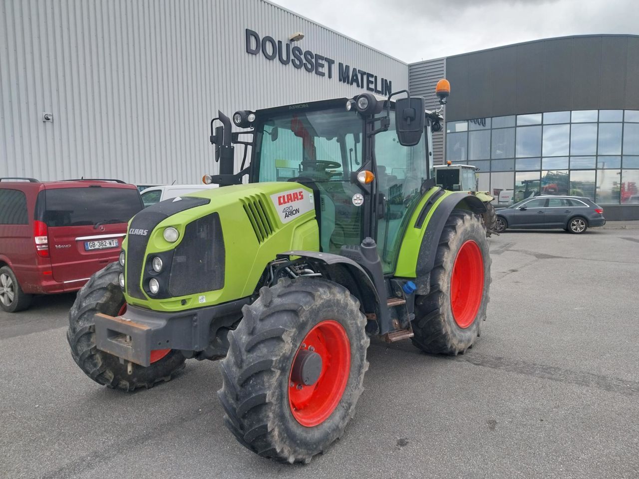 E-FARM: Claas Arion 420 - Trattore - id PAHHIID - 48.000 € - Anno di costruzione: 2019 - Ore: 3.800,Potenza del motore: 100,Francia