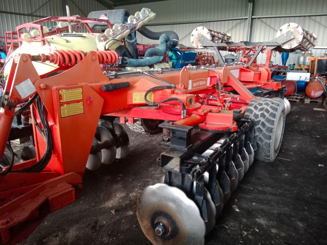 E-FARM: Quivogne mdv2 b m2 - Herse à disques et disque compact - id MXYYLH1 - 17 500 € - Année: 2015 - France