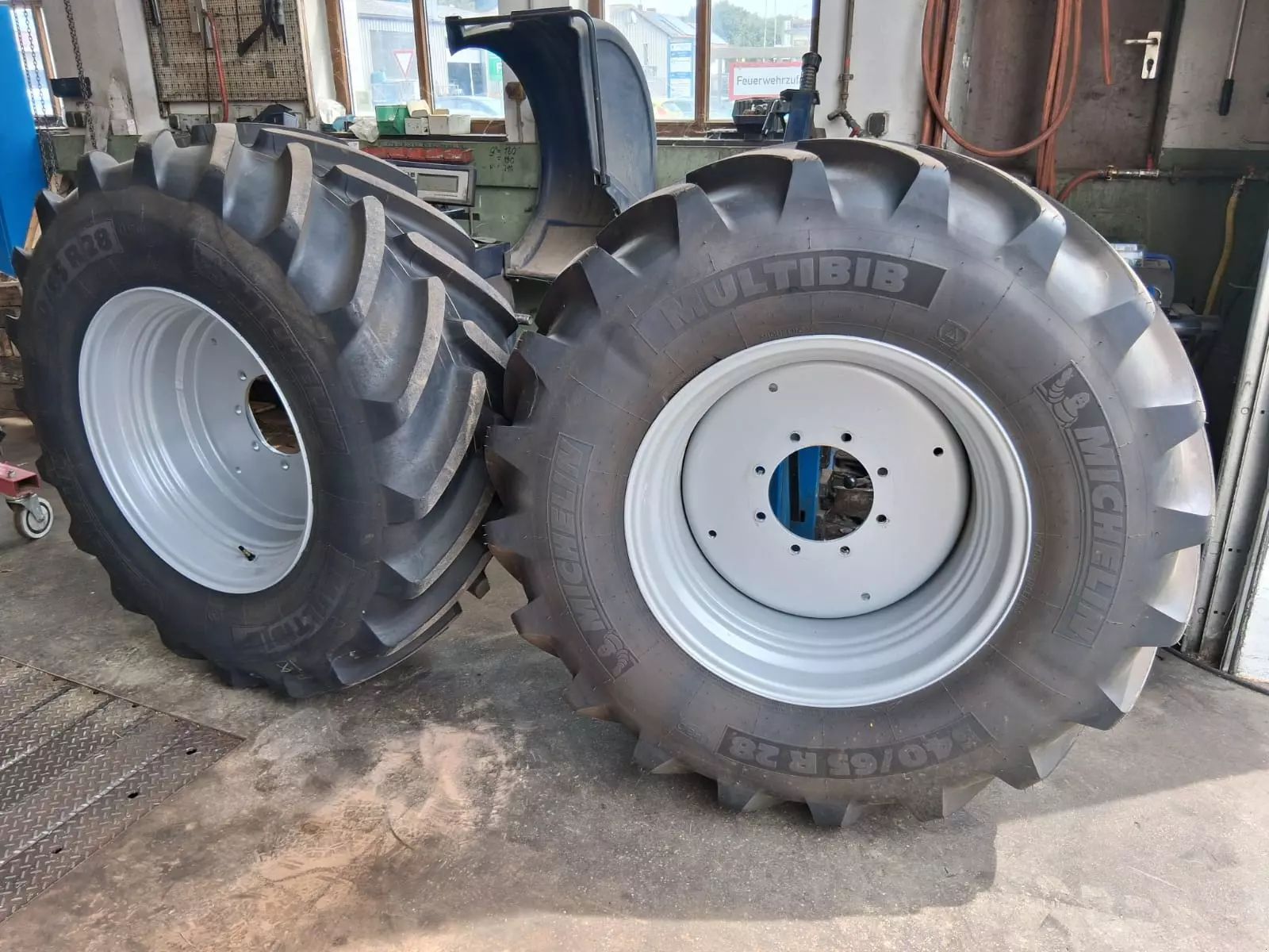 E-FARM: MICHELIN 540/65 r28 + 650/65 r38 - Räder und Raupenlaufwerk - id SRDIEJL - 6.849 € - Baujahr: 2023 - Deutschland