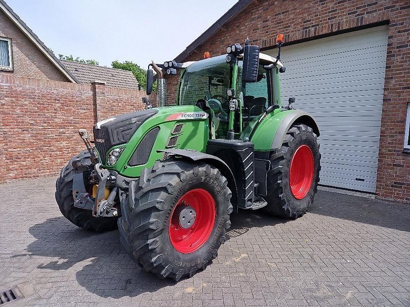 Fendt 724 Vario Tractor €67,500