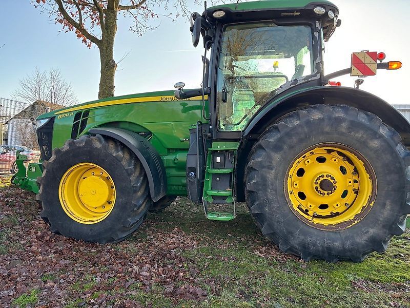 John Deere 8370 R Tractor 127.000 €