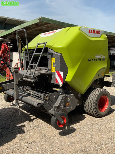 E-FARM: Claas Rollant 520 RC - Presă de balotat - id E7WQACE - 24.500 EUR - Anul: 2017 - Numărul total de baloți produși: 2.700,Germania