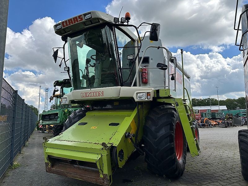 E-FARM: Claas Lexion 450 - Combină de recoltat - id 3KMD4NK - 39.900 EUR - Anul: 2000 - Citeste ore: 6.032,Muterea motorului: 275,Germania
