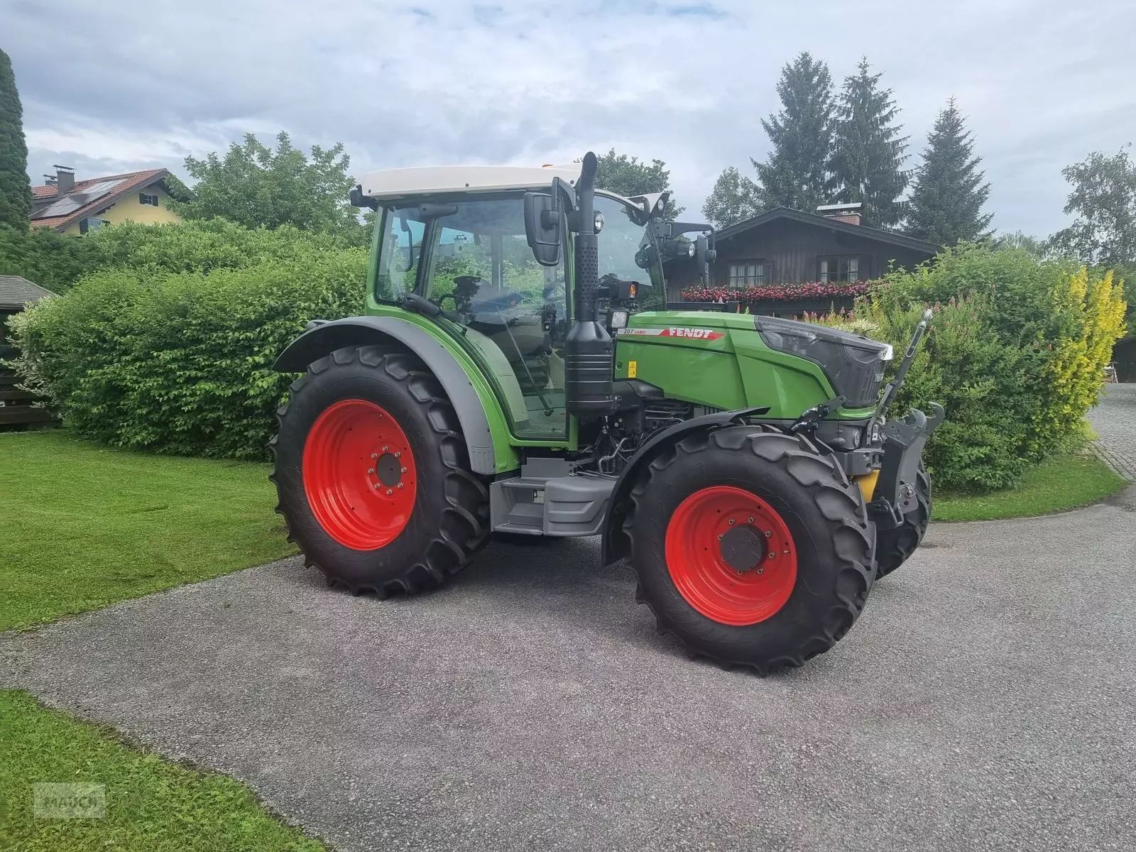 Fendt 207 Vario Tractor