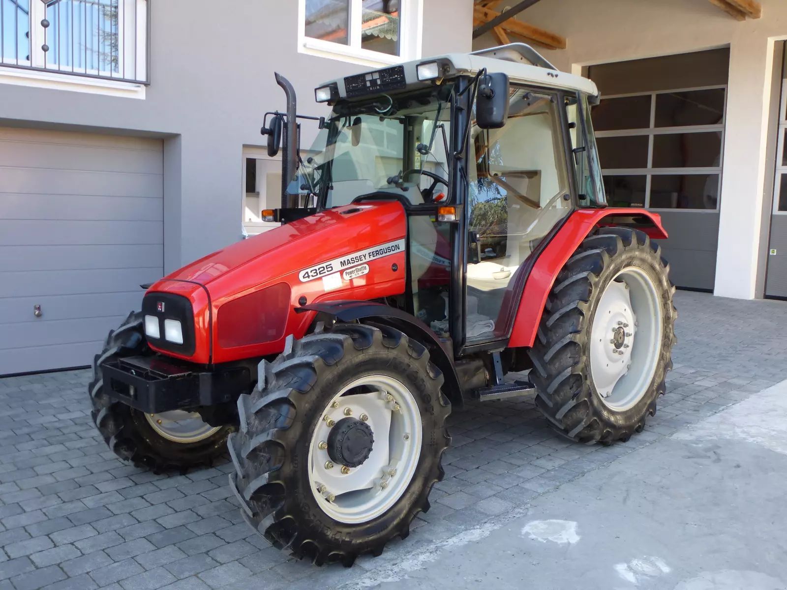 Massey Ferguson 4325 Traktor 34.900 €