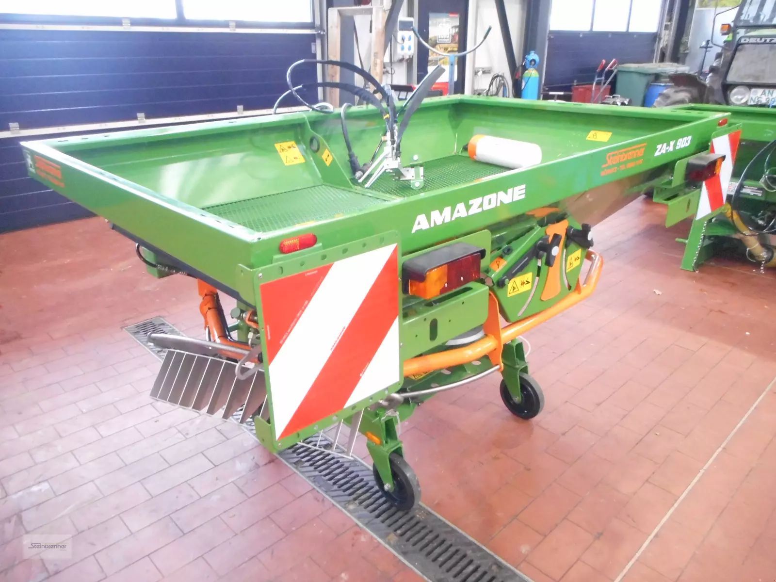 E-FARM: Amazone ZA-X 903 - Düngerstreuer - id DWM8AN5 - 5.756 € - Baujahr: 2023 - Deutschland