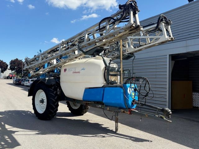 E-FARM: Evrard meteor plus 4100 - Sprayer - id RNQ6BYY - €36,000 - Year of construction: 2011 - France