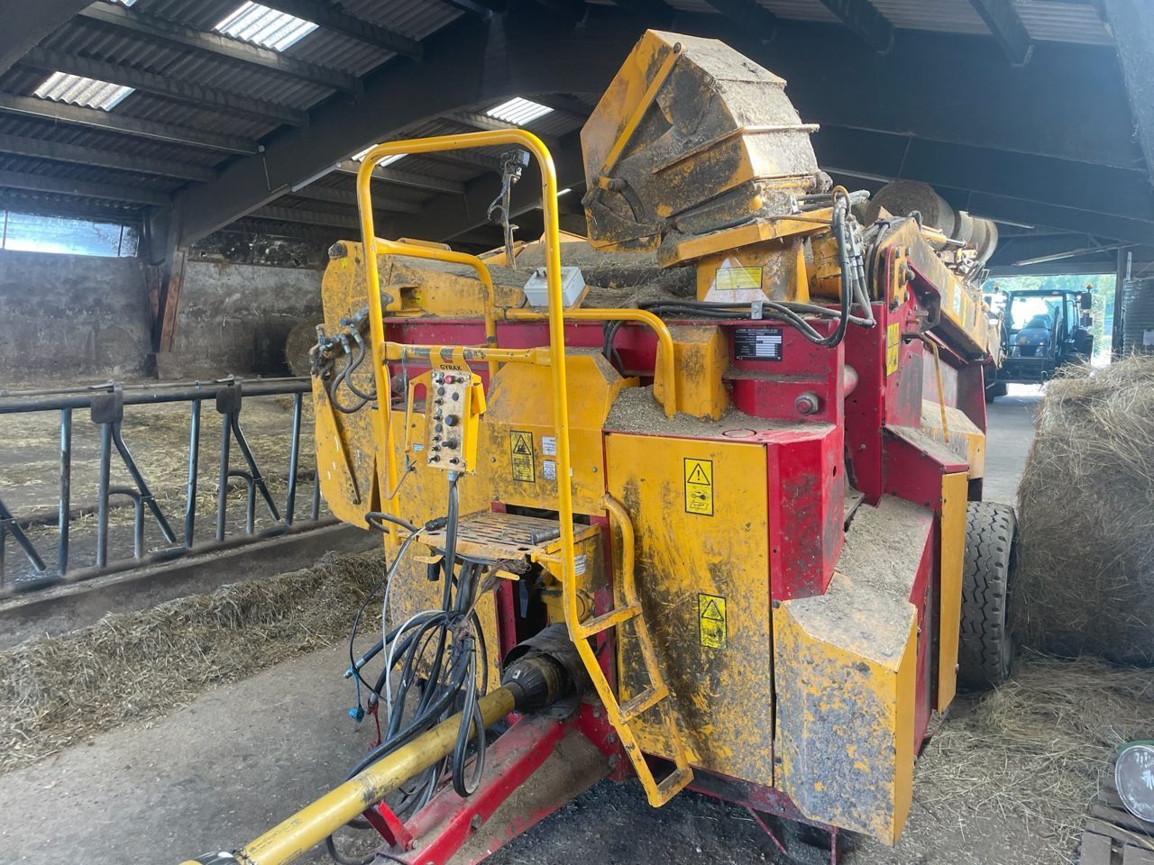 E-FARM: Gyrax 6500l - Inne urządzenie paszowe - id N3JDFGC - 8000 € - Rok produkcji: 2016 - Francja