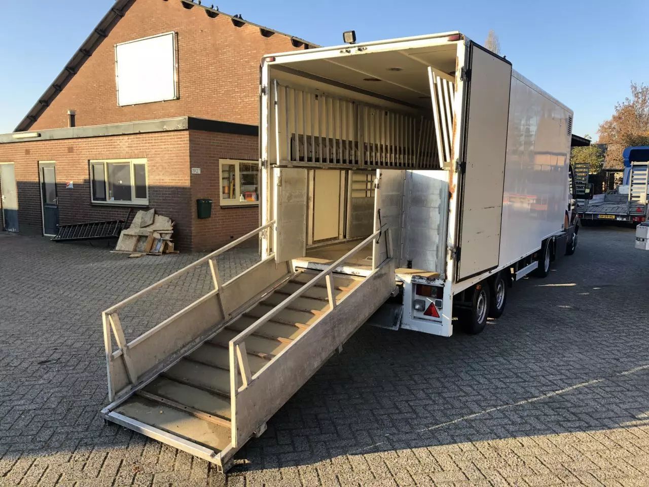 E-FARM: sonstige be oplegger vee trailer be oplegger vee trailer 5 ton's veewagen doornwaard - Trailer - id Z9S9MCJ - €19,950 - Year of construction: 1996 - Netherlands