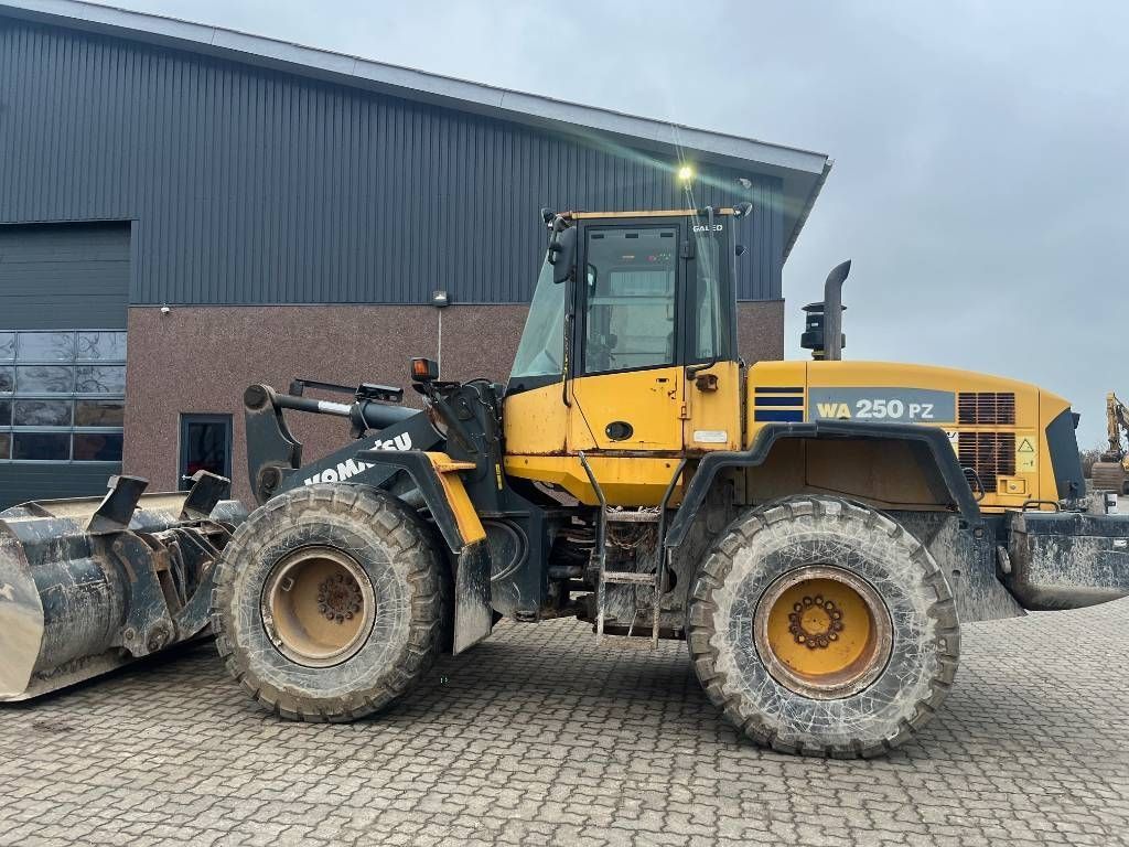 KOMATSU wa 250 pz-5 Ładowarka kołowa 31 310 €
